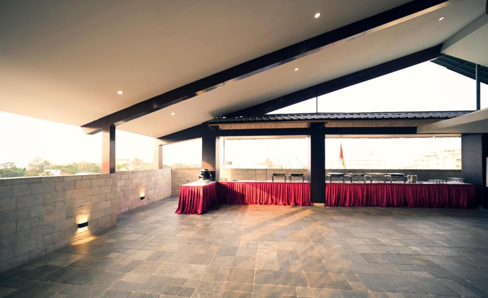 Hotel Prag Continental Guwahati Exterior foto