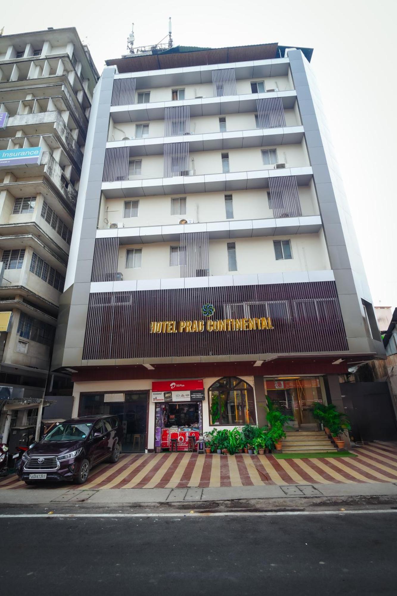 Hotel Prag Continental Guwahati Exterior foto